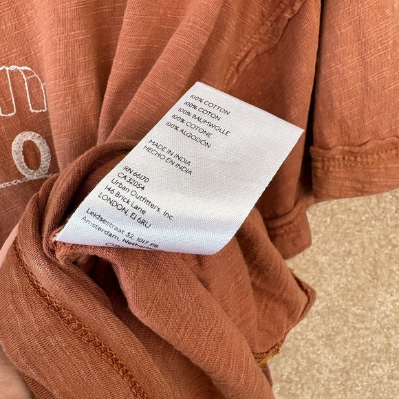 Anthropologie Oversized Tee T-Shirt Size Medium Keep on Keeping On Graphic - Picture 7 of 8